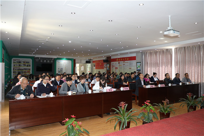 西藏阜康醫(yī)療黨委積極開(kāi)展“不忘初心、牢記使命”主題教育和“不忘合作初心，繼續(xù)攜手前進(jìn)”主題教育